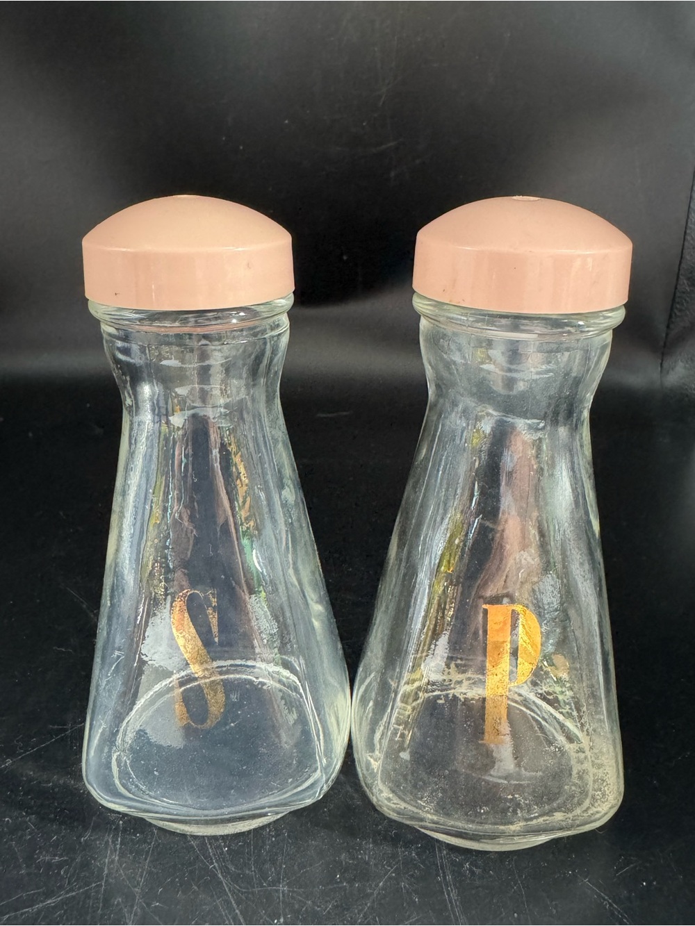 Vintage Pyrex Salt & Pepper 1960-1965)